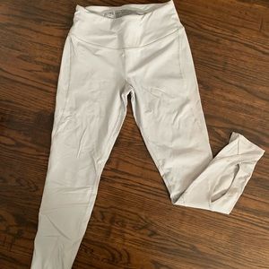 Victoria Sport light gray leggings with cutouts